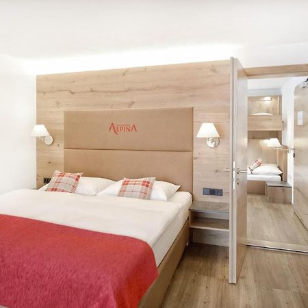 Hotel Alpina Superior Петтной-ам-Арльберг Екстер'єр фото