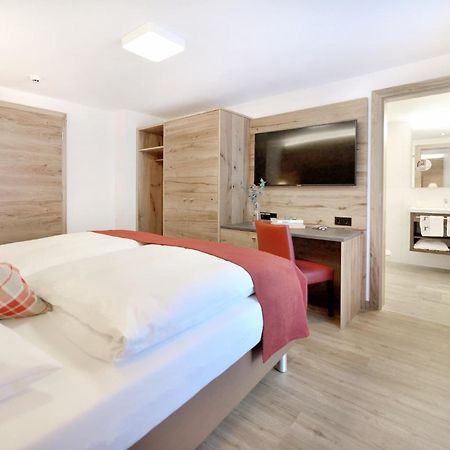 Hotel Alpina Superior Петтной-ам-Арльберг Екстер'єр фото