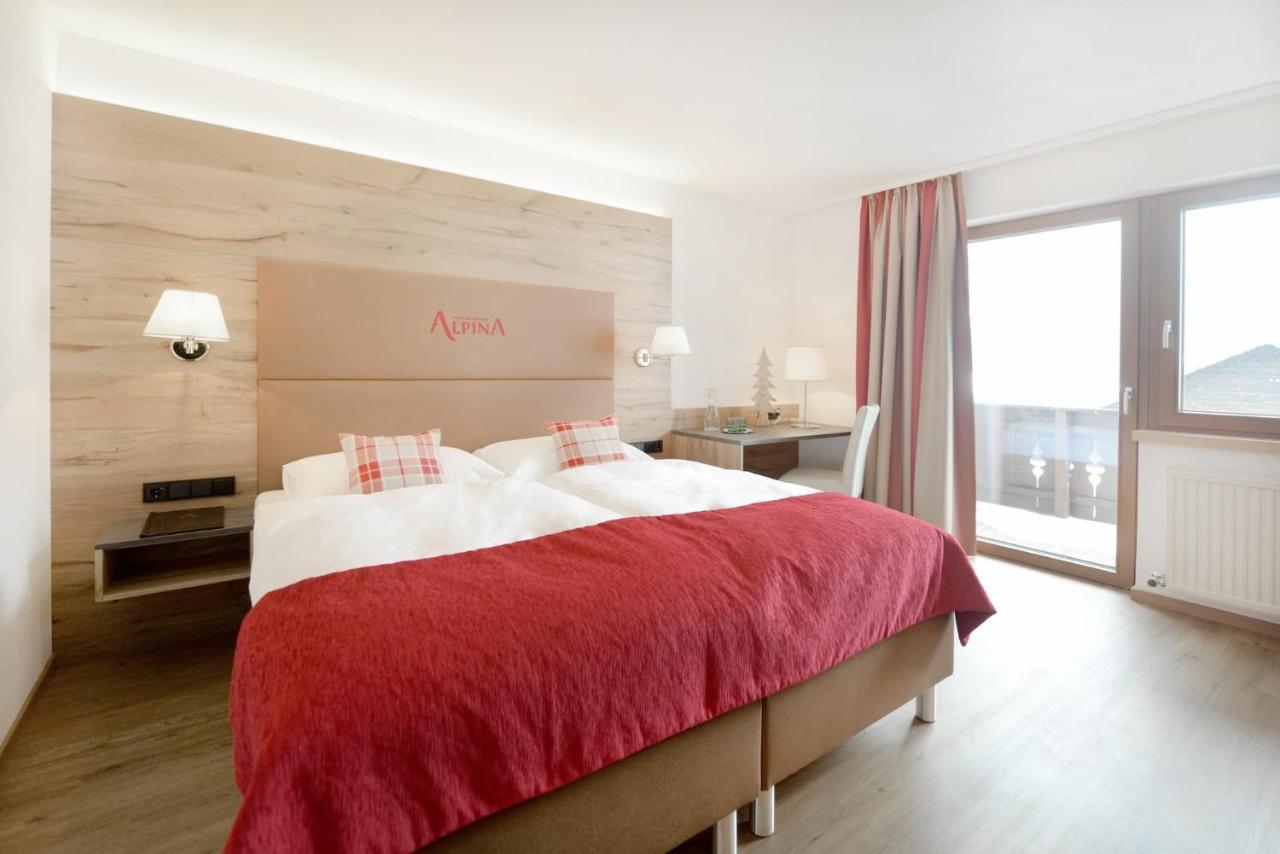 Hotel Alpina Superior Петтной-ам-Арльберг Екстер'єр фото