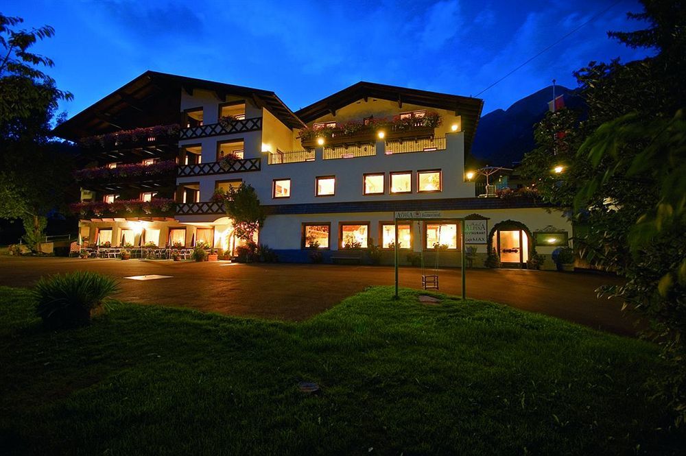 Hotel Alpina Superior Петтной-ам-Арльберг Екстер'єр фото